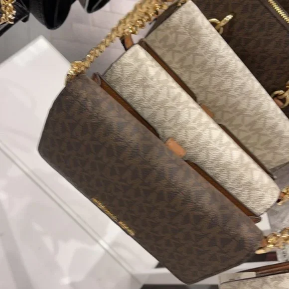 MICHAEL KORS Jet Set Travel Medium Phone Xbody Bag - Picture 3 of 16